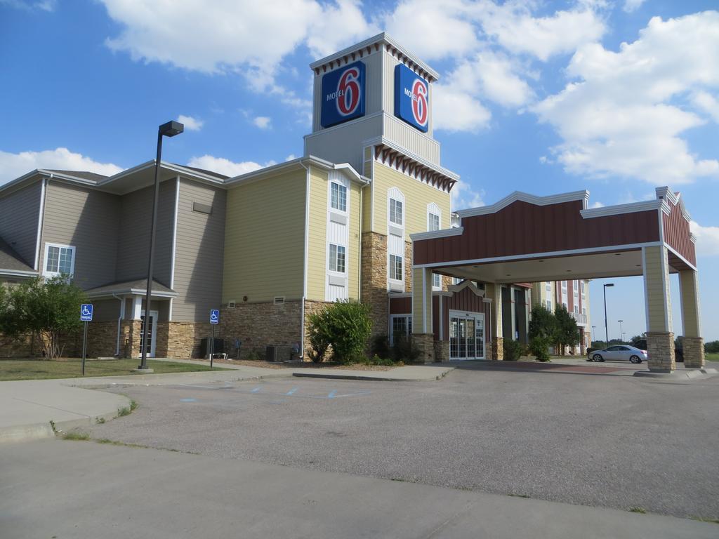 Motel 6-Valley Center, Ks Park City 外观 照片